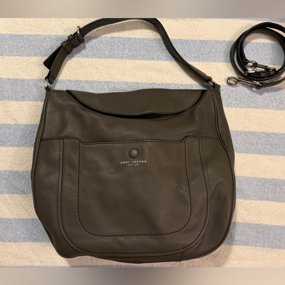 Marc Jacobs Empire City Hobo
Double Strap Grey Pebble Leather
Shoulder Bag
